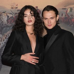 Deva Cassel et Saul Nanni se sont rencontrés sur le tournage de la série Le Guépard.

Saul Nanni Deva Cassel assistant à la première de la série Netflix « Il Gattopardo » (Le Guépard) au Teatro dell'Opera, le 3 mars 2025 à Rome, en Italie. Photo de Vincenzo Landi/IPA/ABACAPRESS.COM