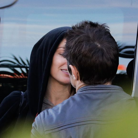 Bixente Lizarazu et son épouse Claire Keim quittent l'hôtel qui abrite les artistes des Enfoires. Le 30e anniversaire du spectacle doit se tenir à l'Arkea Arena. Bordeaux, France, 28 janvier 2019. Photo by Thibaud Moritz/ABACAPRESS.COM