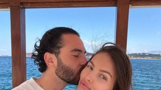 "C’était un rêve absolument fou" : La robe de mariée de Thylane Blondeau, simple, raffinée et avec de la dentelle, a été créée par une grande maison
