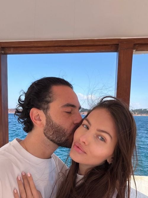 "C’était un rêve absolument fou" : La robe de mariée de Thylane Blondeau, simple, raffinée et avec de la dentelle, a été créée par une grande maison