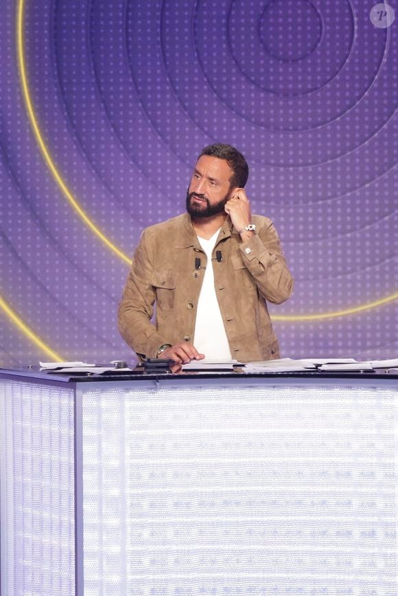 Même si Cyril Hanouna précise qu'il ne sait pas si elle est déjà mariée ou si elle est sur le point de le faire

Exclusif - Cyril Hanouna sur le plateau de l’enregistrement de l’émission « Face à Hanouna » présentée parC.Hanouna et diffusée sur C8 le 14 septembre 2024, à Paris, France, le 12 septembre 2024. © Jack Tribeca / Bestimage