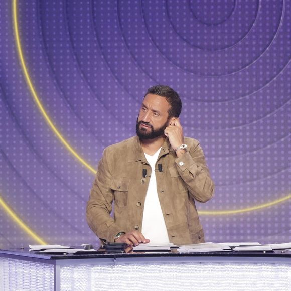 Même si Cyril Hanouna précise qu'il ne sait pas si elle est déjà mariée ou si elle est sur le point de le faire

Exclusif - Cyril Hanouna sur le plateau de l’enregistrement de l’émission « Face à Hanouna » présentée parC.Hanouna et diffusée sur C8 le 14 septembre 2024, à Paris, France, le 12 septembre 2024. © Jack Tribeca / Bestimage