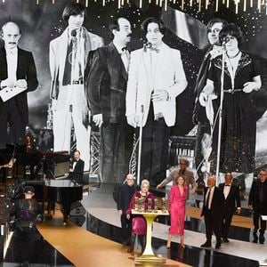 Un César spécial pour la troupe du Splendid, Josiane Balasko, Michel Blanc, Thierry Lhermitte, Marie-Anne Chazel, Gérard Jugnot, Christian Clavier et Bruno Moynot, sur scène lors de la 46ème cérémonie des César à l'Olympia à Paris le 12 mars 2021. ©  Dominique Charriau/ Pool / Bestimage