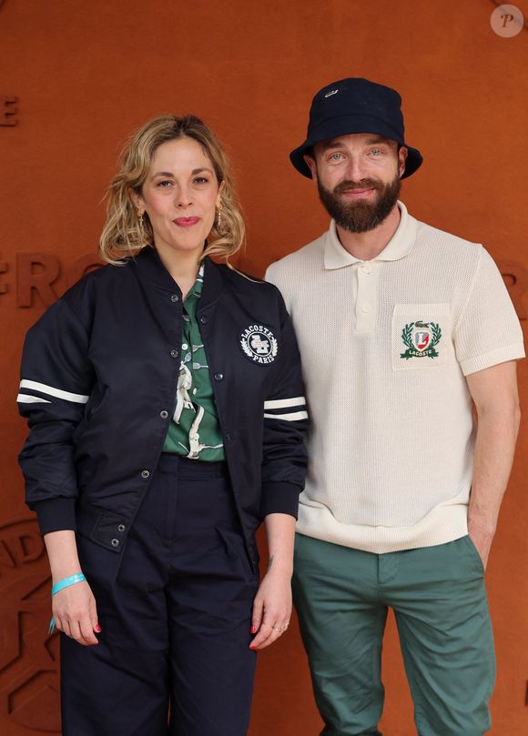 Alysson Paradis et son compagnon Guillaume Gouix au village lors des Internationaux de France de Tennis de Roland Garros 2025, à Paris, France, le 2 Juin 2025. © Jacovides-Moreau/Bestimage