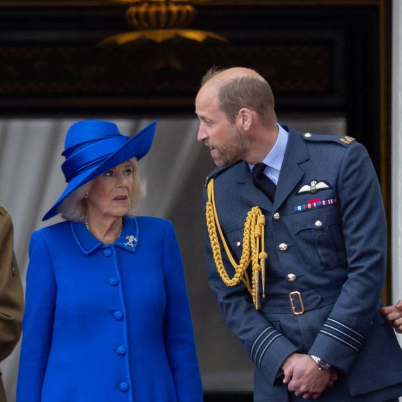 Le roi Charles III, Prince William, Camilla et le prince George lors de la célébration du 80ème anniversaire de la fin de la Seconde Guerre mondiale, à Londres, le 5 mai 2025.

Photo : Dana Press / Bestimage
