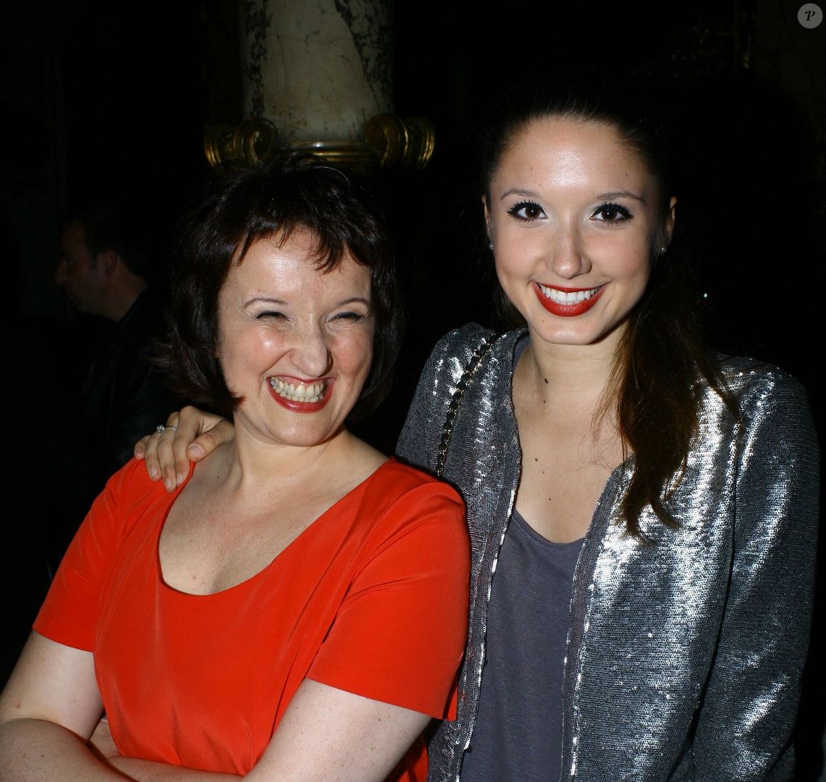 Anne Roumanoff : Sa fille aînée Alice Vaillant sort du silence après avoir  perdu son père, elle prévoit de l'honorer d'une belle manière - Purepeople
