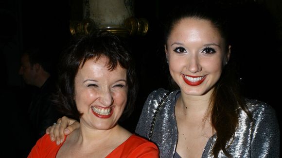 Anne Roumanoff : Sa fille aînée Alice Vaillant sort du silence après avoir perdu son père, elle prévoit de l'honorer d'une belle manière