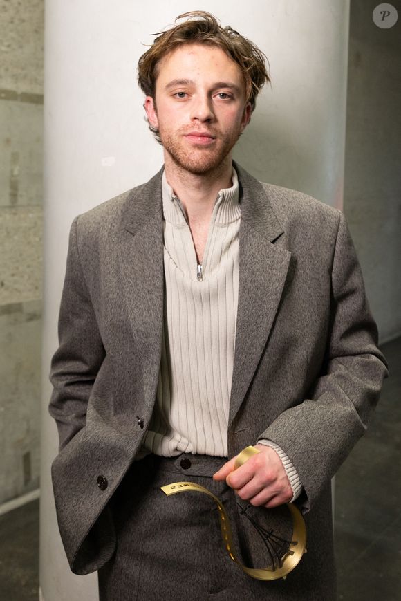 Benjamin Voisin - Meilleur acteur (L'Étranger) lors de la cérémonie des Lumières à l'Institut du monde arabe à Paris le 18 janvier 2026.

© Sarkissian / Perusseau / Bestimage