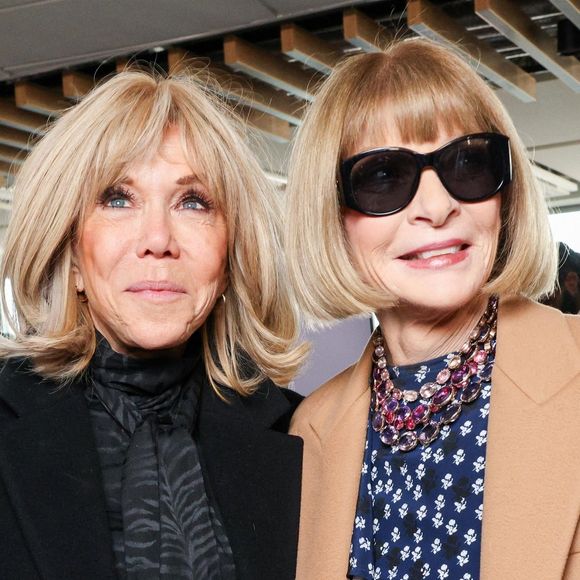 Et pris la pose avec Anna Wintour ! Rien que ça !
Brigitte Macron, Anna Wintour -  Défilé Stella McCartney Femmes Automne/Hiver 2025-2026 à Paris le 5 mars 2025 Backgrid USA / Bestimage