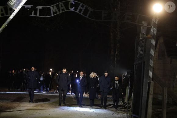 Le président Emmanuel Macron et sa femme Brigitte Macron ont visité le pavillon français. Commémorations du 80ème anniversaire de la libération du camp de concentration et d'extermination nazi d'Auschwitz-Birkenau par l'Armée rouge à Oswiecim en Pologne le 27 janvier 2025.
© Dominique Jacovides / Bestimage
