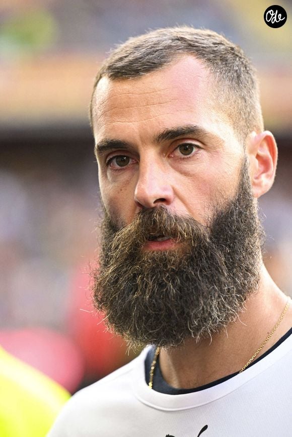 Le résultat est si réussi qu'il est indétectable pour ceux qui le croisent au quotidien. 

Benoit Paire (UNICEF) - 3ème édition de la rencontre de football caritative "Match des héros" entre le "RC Lens Légendes" et "L'équipe Unicef" au stade Bollaert-Delelis à Lens le 6 juin 2023.