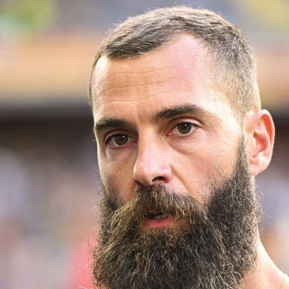 Le résultat est si réussi qu'il est indétectable pour ceux qui le croisent au quotidien. 

Benoit Paire (UNICEF) - 3ème édition de la rencontre de football caritative "Match des héros" entre le "RC Lens Légendes" et "L'équipe Unicef" au stade Bollaert-Delelis à Lens le 6 juin 2023.