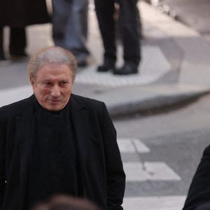 Qui s'est présenté tout en noir à cet événement

L'animateur de télévision français Michel Drucker lors d'une messe commémorative pour l'actrice française Brigitte Bardot à l'église Saint-Roch à Paris, le 28 janvier 2026. Photo par Nasser Berzane/ABACAPRESS.COM