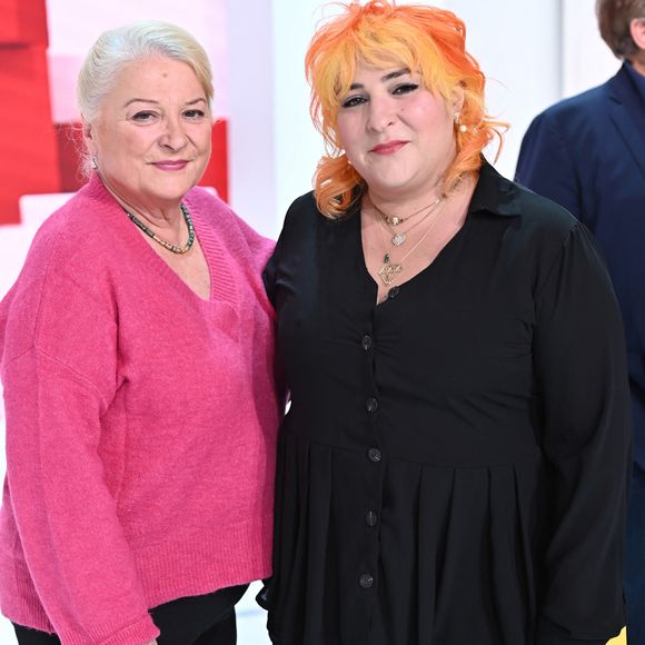 Exclusif - Josiane Balasko et sa fille Marilou Berry - Enregistrement de l'émission "Vivement Dimanche", présentée par M.Drucker et diffusée le 12 décembre sur France 2. Le 19 novembre 2021
© Guillaume Gaffiot / Bestimage