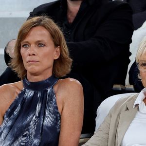 Muriel Robin et sa femme Anne Le Nen dans les tribunes lors des Internationaux de France de Tennis de Roland Garros 2025, à Paris, France, le 4 juin 2025. © Jacovides-Moreau/Bestimage