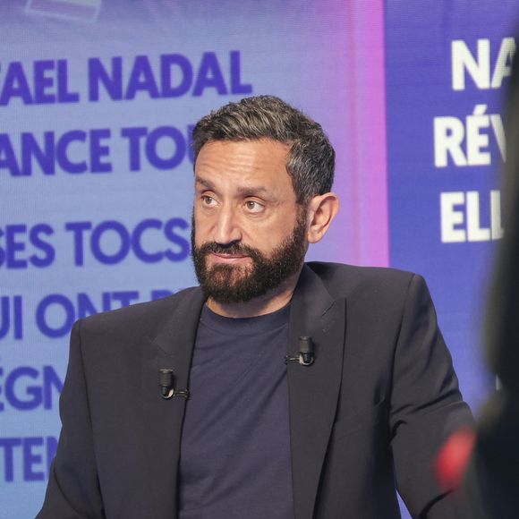 Exclusif - Cyril Hanouna, sur le plateau de l’émission « TPMP » présentée par C.Hanouna et diffusée en direct sur Youtube et sur toutes les box (SFR, FREE, Bouygues, MyCanal etc), Paris, France, le 21 mars 2025. © Jack Tribeca / Bestimage