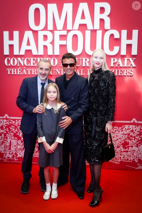 Exclusif - Elie Semoun, Omar Harfouch, sa femme Yulia Lobova et leur fille Gustavia - Concerto pour la paix de Omar Harfouch au théâtre de Béziers le 8 mai 2025 © Jack Tribeca / Bestimage