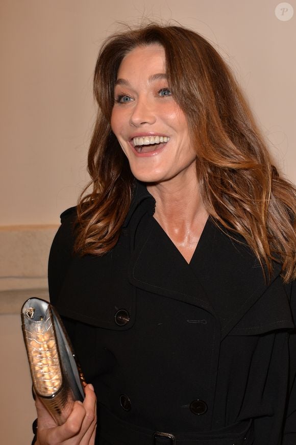 Carla Bruni-Sarkozy lors du photocall du dernier défilé de mode Haute-Couture printemps-été 2020 "Jean-Paul Gaultier" au théâtre du Châtelet à Paris, France, le 22 janvier 2020. © Veeren-Clovis/Bestimage