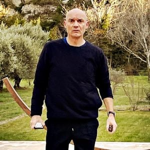 La vie de Gaëtan Roussel et sa femme Clarisse partagée entre deux lieux magiques
=Gaëtan Roussel a acheté il y a quinze ans un mas bicentenaire dans les Alpilles.