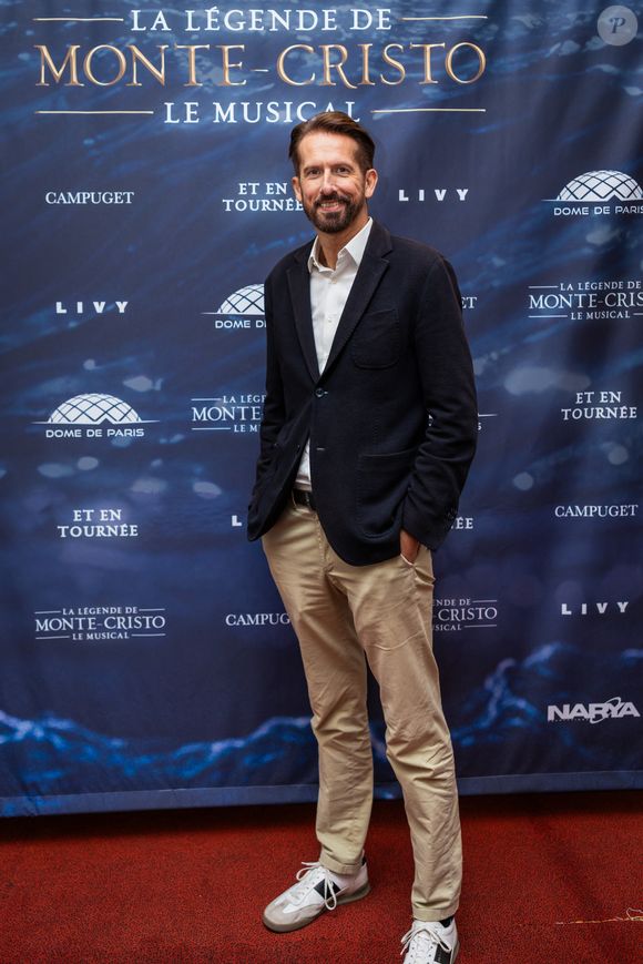 Exclusif - Sam Bobino au photocall du showcase de présentation de la comédie musicale La Légende du Comte de Monte Cristo à Salle Gaveau à Paris, France, le 25 septembre 2025. © Julien Sarkissian/Bestimage