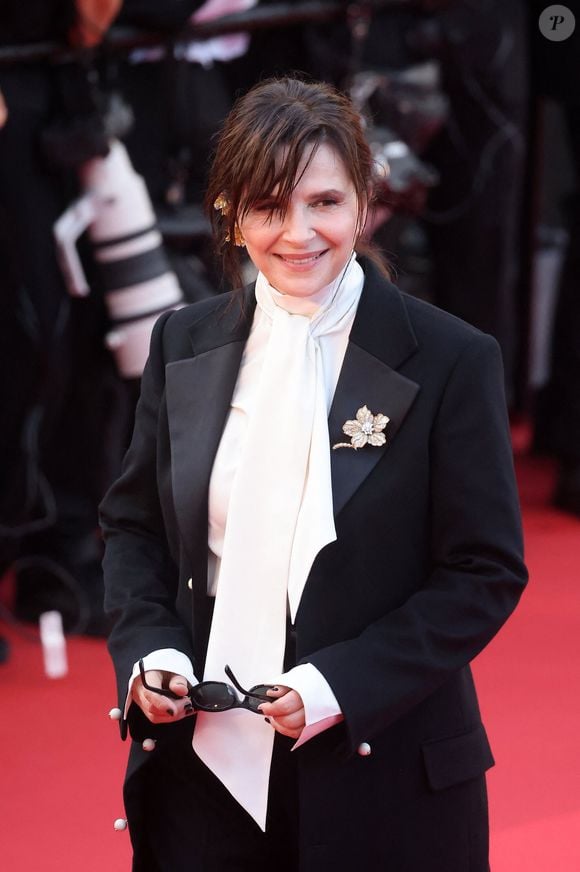 Juliette Binoche - Montée des marches du film " Amarga Navidad " lors du 79ème Festival International du Film de Cannes, le 19 mai 2026. © Jacovides-Moreau / Bestimage