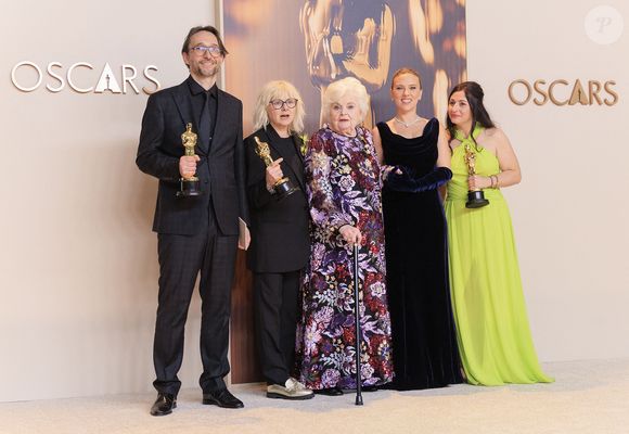 Pierre Olivier Persin, Stéhanie Guillon et Marilyne Scarselli pour l'Oscar du maquillage et de la coiffure  dans la press room des Oscars le 2 mars 2025(Credit Image: © PI via ZUMA Press Wire)