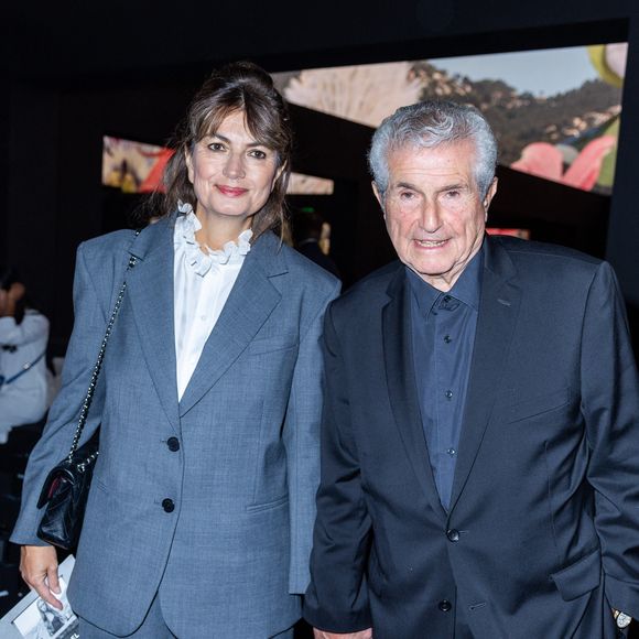 Claude Lelouch et Valérie Perrin au photocall du défilé de mode printemps-été 2024 "Chanel" à la fashion week de Paris, le 3 octobre 2023.

Photo : Olivier Borde / Bestimage