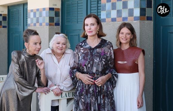 Dominique Frot, Josiane Balasko et Carole Bouquet et Mélanie Thierry - Photocall du film "Captive" sur les planches lors de la 49ème édition du festival du film américain de Deauville le 9 septembre 2023.

© Denis Guignebourg / Bestimage