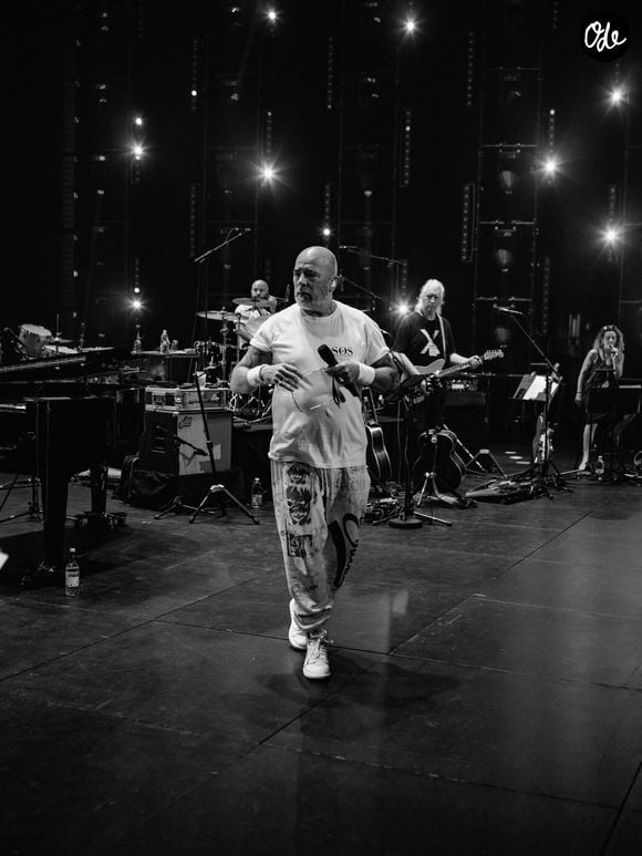 Un grand concert a été organisé et avait permis avant même sa diffusion de récolter 500 000 euros

Pascal Obispo - Répétition et balance du concert SOS Solidarités Incendies au profit des populations touchées par les incendies à l'Arkéa Arena de Bordeaux le 26 août 2026.
© Alexis Atteret / Concert SOS Solidarités Incendies via Bestimage