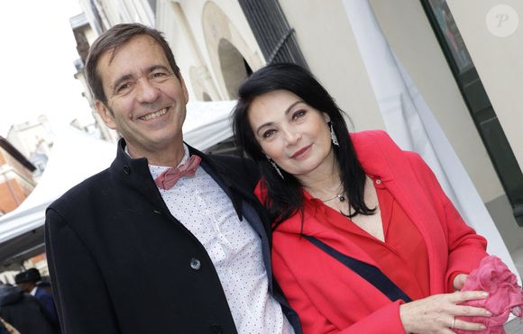 Thierry Samitier et sa femme à la Fête du nouvel an juif Roch Hachana chez Marek Halter à Paris le 13 octobre 2024. © Coadic Guirec/Bestimage