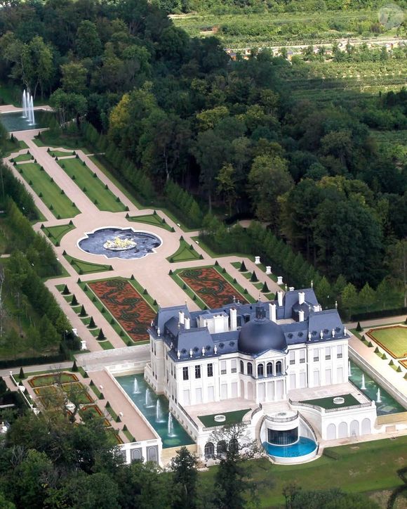 La bâtisse a été construite au début des années 2010

Le château Louis XIV à Louvenciennes. Instagram