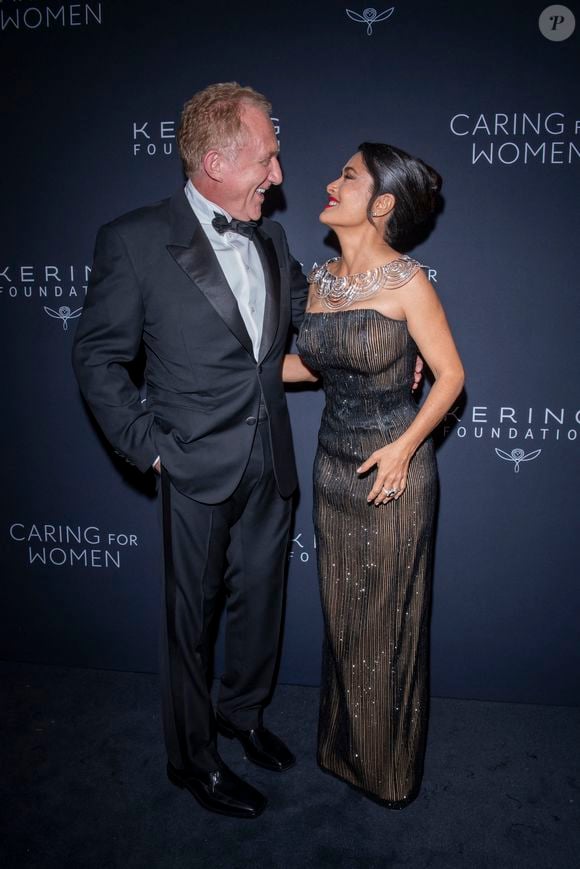 François-Henri Pinault et Salma Hayek assistent au 3e dîner annuel "Caring for Women" organisé par Kering, le 9 septembre 2024, à The Pool, à New York.  © Ron Adar/TheNEWS2 via ZUMA Press Wire/Bestimage