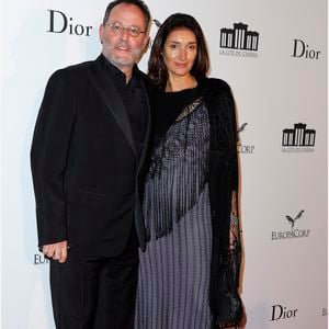 Jean Reno et sa femme Zofia - Soirée d'inauguration de la Cite du Cinéma à Saint Denis, en France, le 21 septembre 2012 
©RINDOFF-BORDE / BESTIMAGE