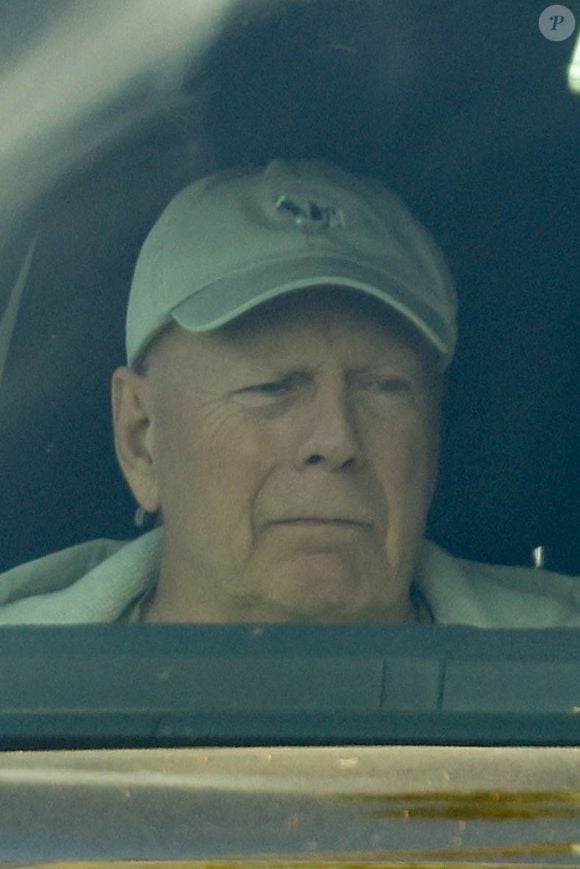 Un mal incurable qui le ronge et l'affaiblit de jour en jour 

Bruce Willis à Studio City en 2025
©Backgrid USA / Bestimage