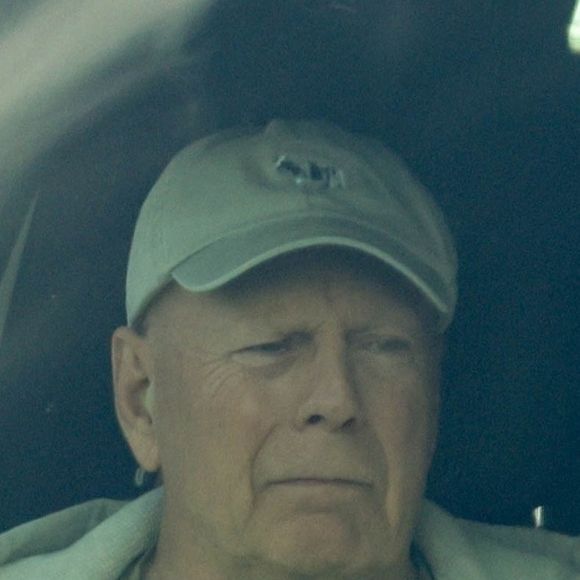 Un mal incurable qui le ronge et l'affaiblit de jour en jour 

Bruce Willis à Studio City en 2025
©Backgrid USA / Bestimage