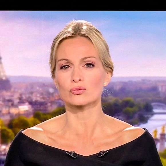 Audrey Crespo-Mara a fait son retour ce soir (25/07/2025) au JT de 20h de TF1 une semaine après les obsèques de son mari Thierry Ardisson.
© Capture TV via Bestimage