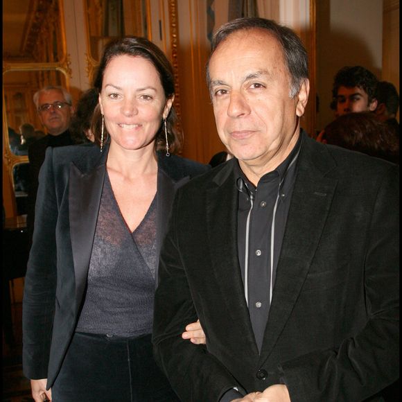 Patrice et Cendrine Dominguez ont assisté à une cérémonie de remise de décorations au ministère de la Culture. RINDOFF-GUIREC / BESTIMAGE