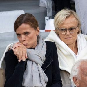 Dans la deuxième ville la plus chère de France

Muriel Robin et sa femme Anne Le Nen dans les tribunes lors de la session du soir des Internationaux de France de Tennis de Roland Garros 2025, à Paris, France, le 4 juin 2025. © Jacovides-Moreau/Bestimage