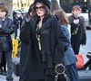 Dans une vidéo Paris Match dévoilée sur les réseaux sociaux, l'actrice couvre de bisous et de caresses la jeune femme également comédienne
Isabelle Adjani arrive au défilé Chloé pendant la semaine de la mode à Paris, France, le 6 mars 2025. Photo by Julien Reynaud/APS-Medias/ABACAPRESS.COM