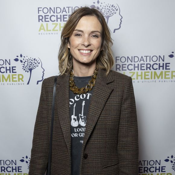 Isabelle Ithurburu au photocall du concert du gala des 20 ans de la fondation Recherche Alzheimer "2 générations chantent pour la 3ème" à l'Olympia à Paris le 18 mars 2024. © Cyril Moreau / Bestimage