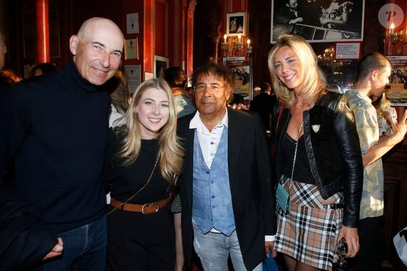 Exclusif - Nicolas Canteloup, Laura Laune, Laurent Voulzy et Isaure Le Faou - Cocktail au foyer à la suite de la Générale de la pièce "Je ne serais pas arrivée là, si… " au théâtre Antoine à Paris, France, le 16 Mai 2024. 

© Bertrand Rindoff / Bestimage