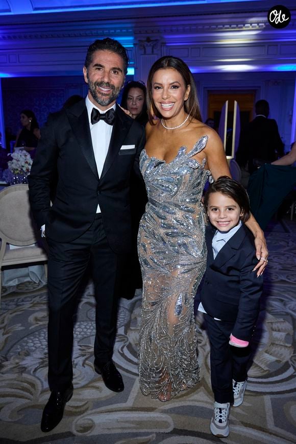 Eva Longoria, son mari José Antonio Bastón et leur fils Santiago Enrique Baston - 12ème édition de la soirée Global Gift Gala à l'hôtel Four Seasons George V à Paris le 5 octobre 2024.
© Cyril Moreau / Bestimage
