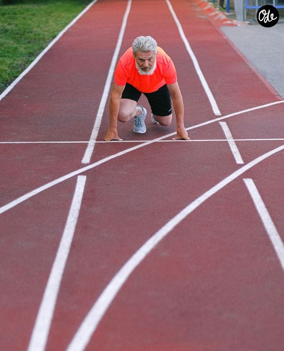 Délaisser l'ascenseur au profit des marches s'impose aussi comme un véritable entraînement fonctionnel à portée de main.