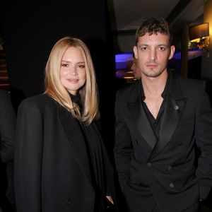Exclusif - Virginie Efira et son compagnon Niels Schneider (habillé en Yves Saint-Laurent) - Dîner de l'association AEM (Un Avenir pour les Enfants du Monde), au profit des enfants du Rwanda par Babeth Djian au pavillon Ledoyen à Paris. Le 23 mars 2023
© Bertrand Rindoff Petroff-Olivier Borde / Bestimage