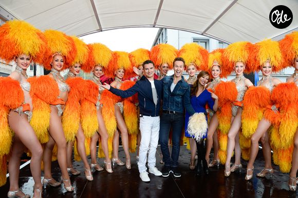 Laurent Luyat, Cyril Féraud et Nathalie Nguyen sur le départ de la deuxième étape de la 103ème édition de la course cycliste du tour de France avec les danseuses du Moulin-Rouge le 3 juillet 2016 entre Saint-Lo et Cherbourg-en-Cotentin, en Normandie le 3 juillet 2016. © Coadic Guirec / Bestimage