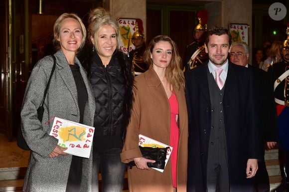 Alexandra Vandernoot, guest, Murielle Huet des Aunay, Grégori Baquet - 23ème Gala de l'Espoir de la Ligue Contre le Cancer au théâtre des Champs-Elysées à Paris le 9 novembre 2015. © Giancarlo Gorassini / Bestimage