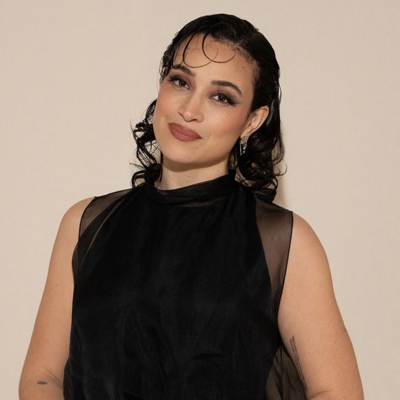 L’artiste confie aussi avoir besoin de marcher pour réfléchir et garder un équilibre.

Camelia Jordana assiste au défilé Icicle Womenswear Fall/Winter 2026-2027 dans le cadre de la Fashion Week de Paris le 05 mars 2026 à Paris, France. © Laurent Zabulon/Abacapress.com