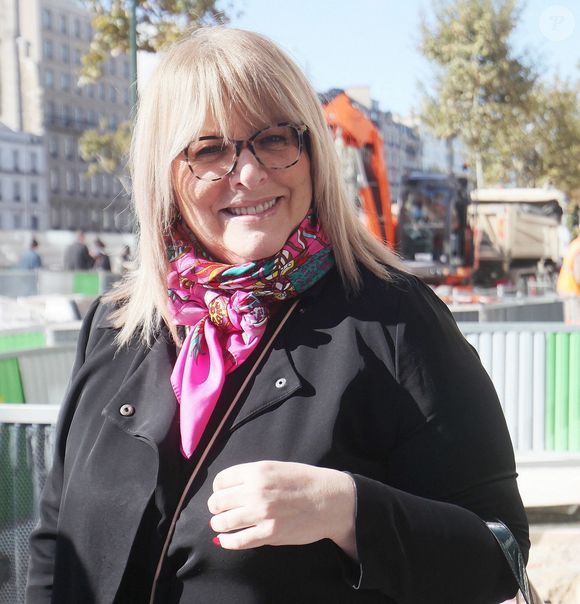 Sa relation avec Salomé, elle, a toujours été au cœur de sa vie et mère et fille sont très fusionnelles. 

Caroline Diament  à la sortie des studios de RTL à Neuilly-sur-Seine, FRance, le 22 octobre 2024. © Jonathan Rebboah/Panoramic/Bestimage