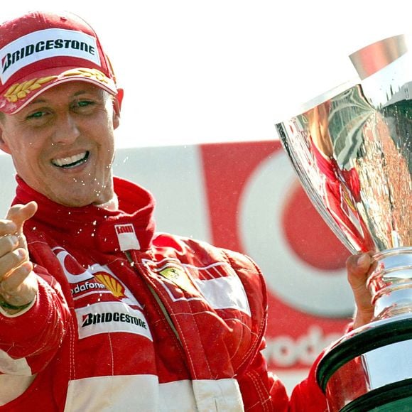 Alors que les informations sur l'état de santé de Michael Schumacher se font au compte-gouttes, Stéfan L’Hermitte, reporter à "L’Équipe Magazine", a récemment partagé une nouvelle plutôt positive.

Le pilote allemand Michael Schumacher de l'équipe Scuderia Ferrari réagit après avoir remporté le Grand Prix d'Italie sur le circuit de Monza, Italie Michael Schumacher a annoncé qu'il prendrait sa retraite à la fin de l'année. Photo by Gero Breloer/DPA/CAMELEON/ABACAPRESS.COM