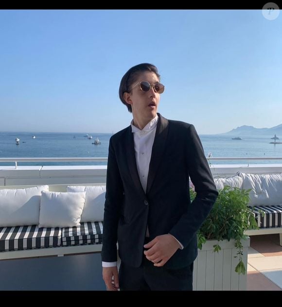 "Bonjour, je m’appelle Gabriel, je vais vous raconter ma vie, il y a eu des hauts et des bas mais ne vous inquiétez pas, c’est bientôt fini"

Gabriel Donzelli Elkaïm, Instagram